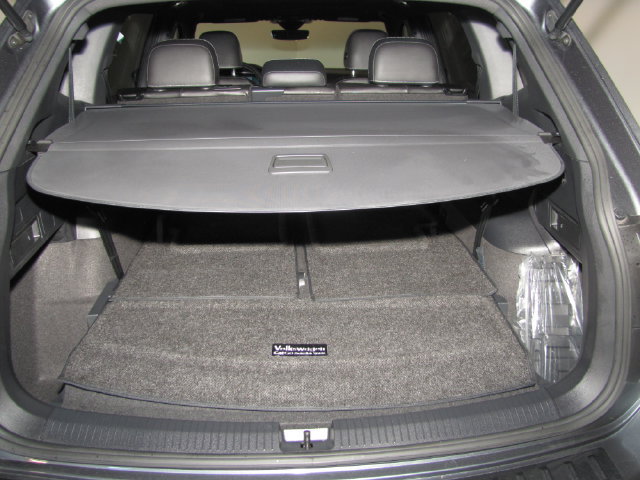 Used 2023 Volkswagen Tiguan SE R-Line FWD image 38