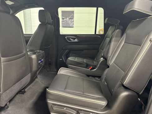 Used 2021 Chevrolet Suburban Premier image 25
