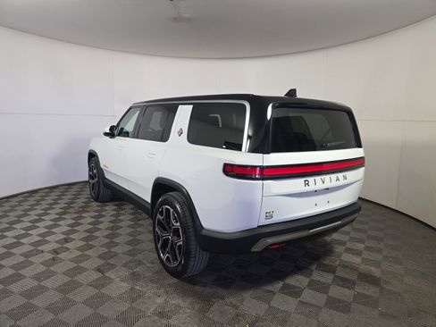 Used 2023 Rivian R1S Adventure image 3
