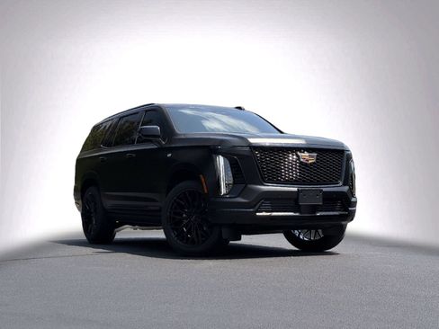 Used 2026 Cadillac Escalade Platinum Sport w/ LPO, Floor Liner Package AWD/4WD image 2