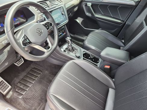 Certified 2024 Volkswagen Tiguan SE R-Line w/ MDO Package, Two-Row AWD/4WD image 9