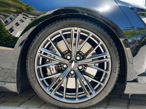 Used 2018 Chevrolet Camaro ZL1 RWD image 33