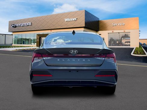 New 2026 Hyundai Elantra SE image 6