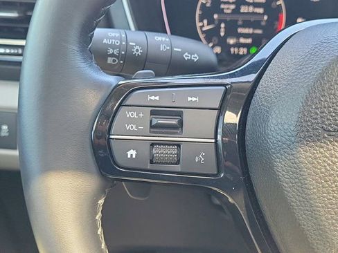 Certified 2025 Honda Pilot Touring image 22