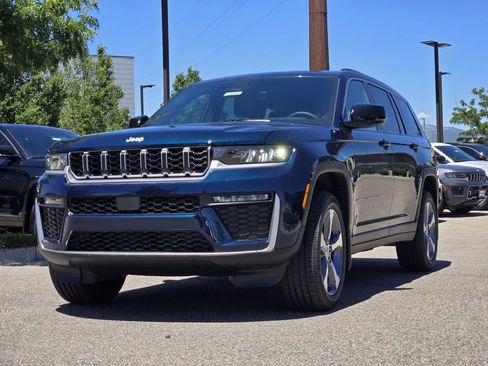 New 2026 Jeep Grand Cherokee L Limited w/ Trailer Tow Package AWD/4WD image 12