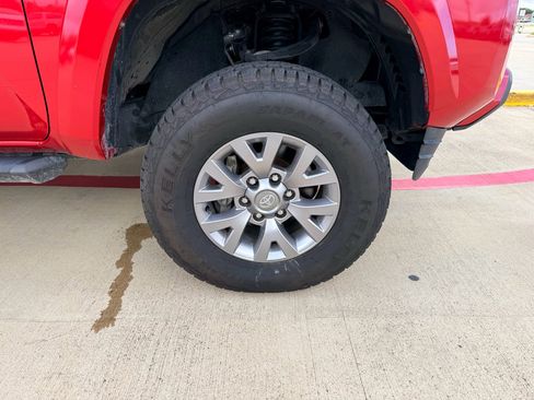 Used 2019 Toyota Tacoma SR5 RWD image 31