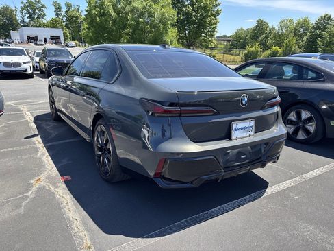 Certified 2023 BMW 740i RWD image 18