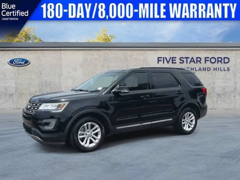 Used 2017 Ford Explorer XLT w/ Equipment Group 201A FWD image 5
