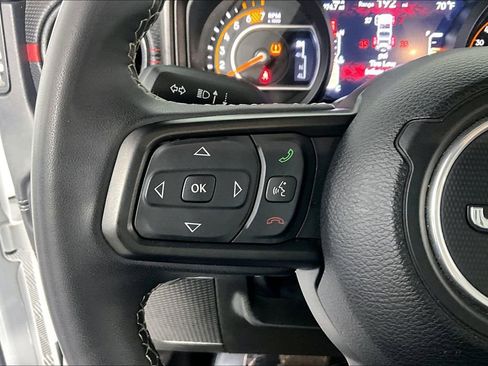 Used 2025 Jeep Wrangler Unlimited Rubicon AWD/4WD image 18