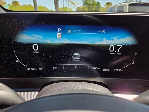 Used 2025 Kia Sportage SX image 30