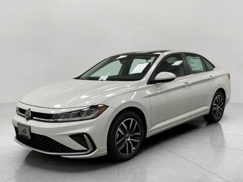 New 2025 Volkswagen Jetta SE image 8