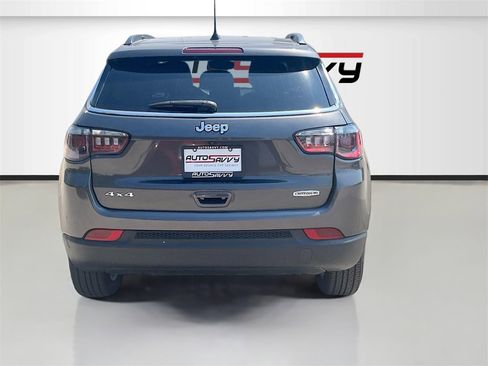 Used 2023 Jeep Compass Latitude image 6