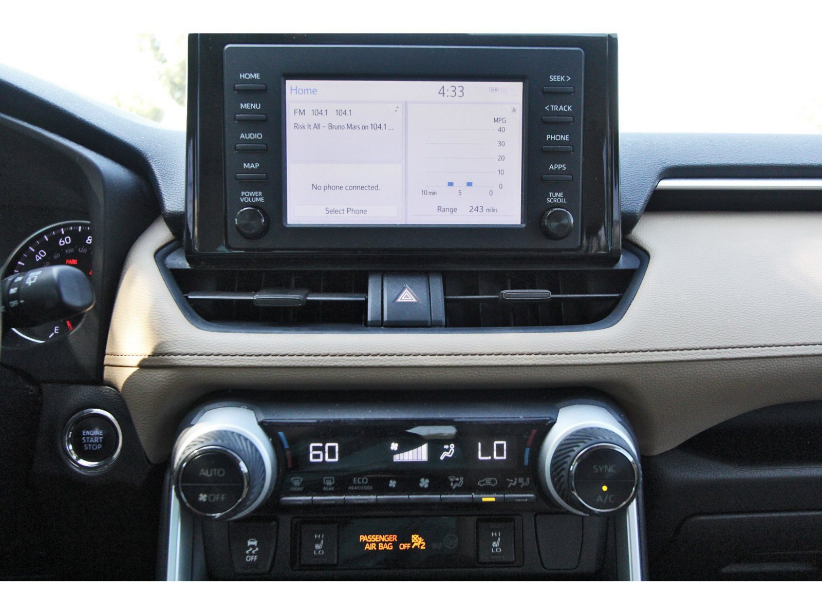 Used 2019 Toyota RAV4 XLE w/ Convenience Package FWD image 23