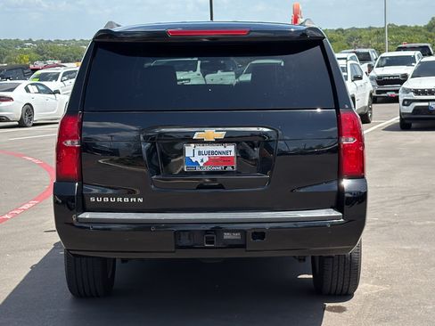 Used 2017 Chevrolet Suburban LS RWD image 6