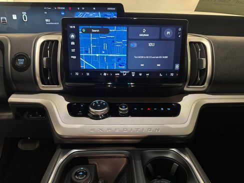Used 2025 Ford Expedition Max Active RWD image 21