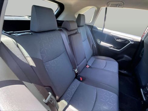 Used 2025 Toyota RAV4 XLE FWD image 19