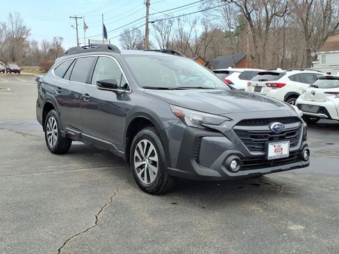 Certified 2025 Subaru Outback Premium image 3