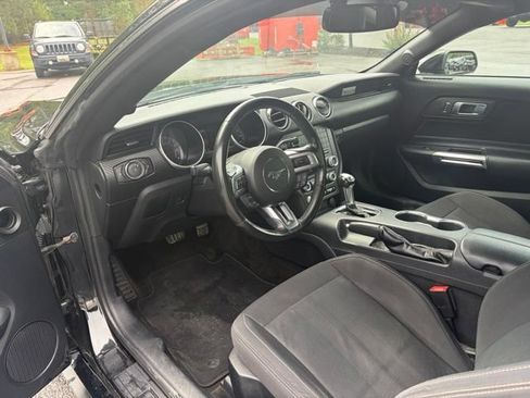 Used 2018 Ford Mustang Coupe RWD image 8