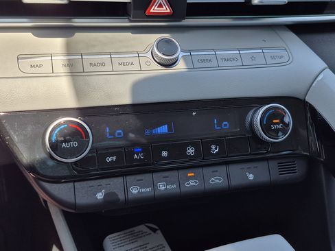 New 2026 Hyundai Elantra Limited FWD image 26