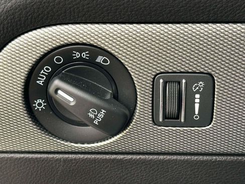 Used 2020 Dodge Durango R/T w/ Technology Group image 19