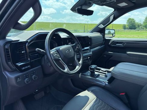 Used 2024 Chevrolet Silverado 1500 ZR2 w/ Technology Package AWD/4WD image 29