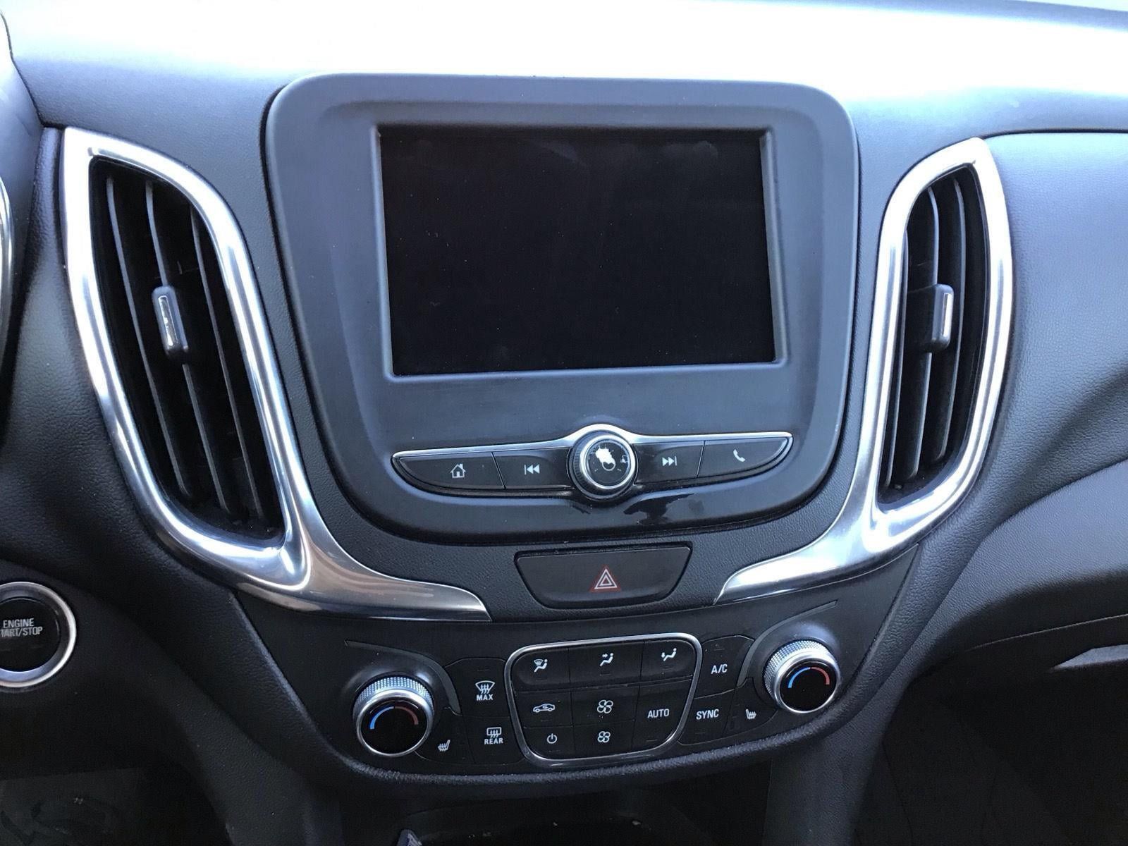 Used 2019 Chevrolet Equinox LT FWD image 12
