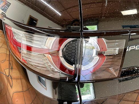 Used 2018 Land Rover Discovery Sport HSE image 29