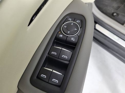 Certified 2023 Cadillac XT6 Premium Luxury w/ Technology Package image 21