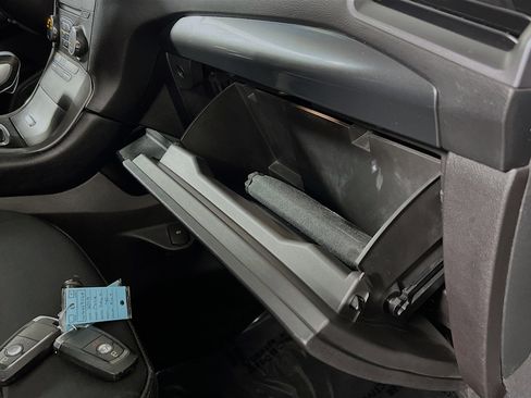 Used 2018 Ford Edge SE image 34