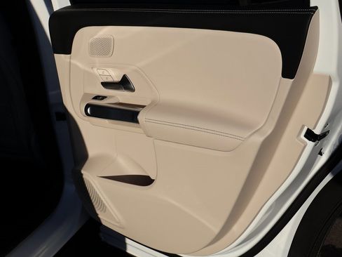 New 2026 Mercedes-Benz GLB 250 4MATIC image 16