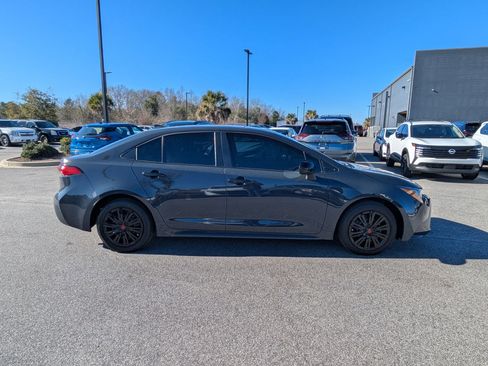 Used 2024 Toyota Corolla LE image 2
