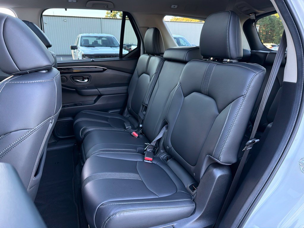 Used 2024 Honda Pilot Touring image 22