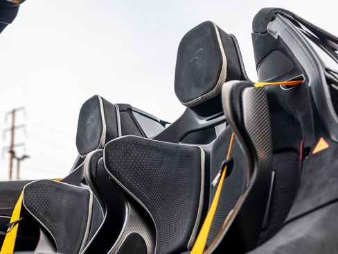 Used 2024 McLaren 750S Spider RWD image 6
