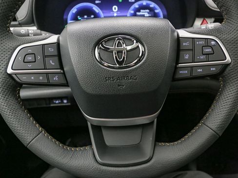 New 2026 Toyota Sienna XLE Woodland Edition AWD/4WD image 22