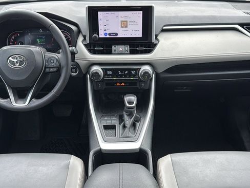Used 2023 Toyota RAV4 XLE Premium image 17