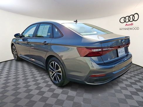 Used 2025 Volkswagen Jetta Sport FWD image 4