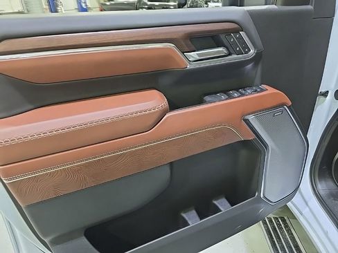 New 2026 GMC Sierra 3500 Denali Ultimate AWD/4WD image 17