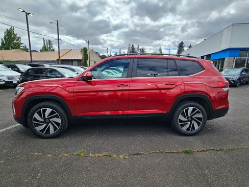 Used 2024 Volkswagen Atlas SE w/ Panoramic Sunroof Package AWD/4WD image 2