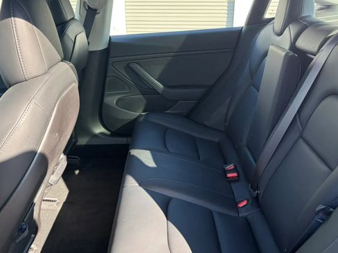 Used 2018 Tesla Model 3 Mid Range RWD image 11