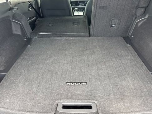 Used 2022 Nissan Rogue SV FWD image 19