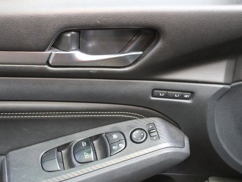 Used 2019 Nissan Altima 2.5 Platinum image 14