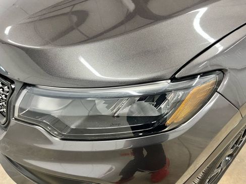 Used 2023 Jeep Compass Altitude image 8