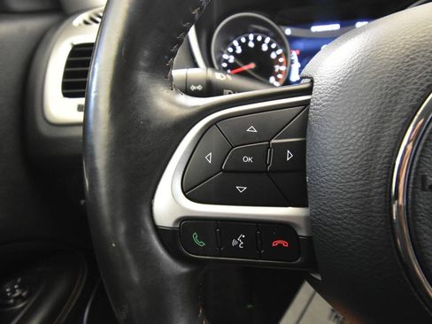 Used 2019 Jeep Compass Latitude w/ Popular Equipment Group AWD/4WD image 26