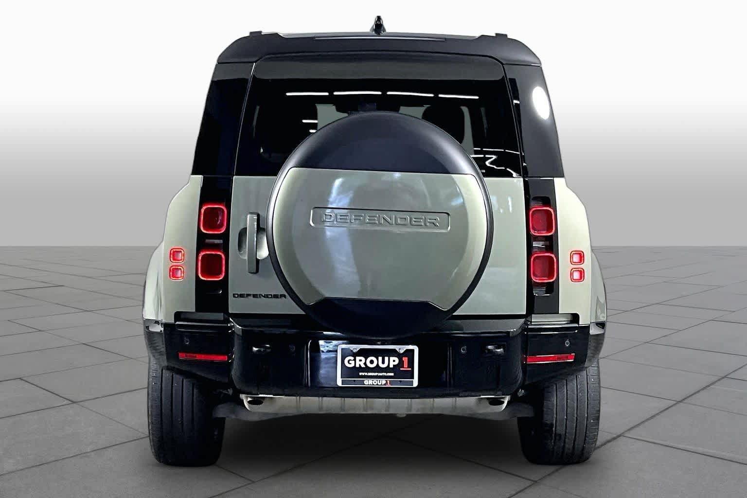 Used 2025 Land Rover Defender 110 X-Dynamic SE AWD/4WD image 5