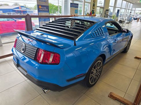 Used 2010 Ford Mustang GT RWD image 4
