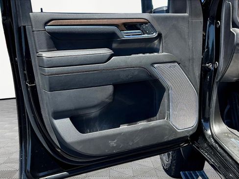 Used 2024 Chevrolet Silverado 2500 High Country w/ High Country Premium Package AWD/4WD image 18
