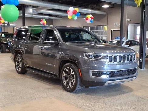 Certified 2024 Jeep Wagoneer L Series III w/ Flexible Seating Group AWD/4WD image 4