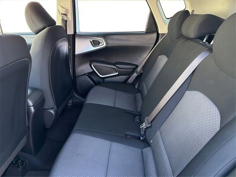 Used 2025 Kia Soul LX w/ LX Technology Package image 11