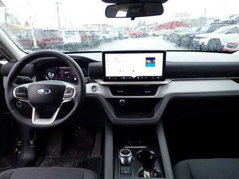 Used 2025 Ford Explorer Active image 18