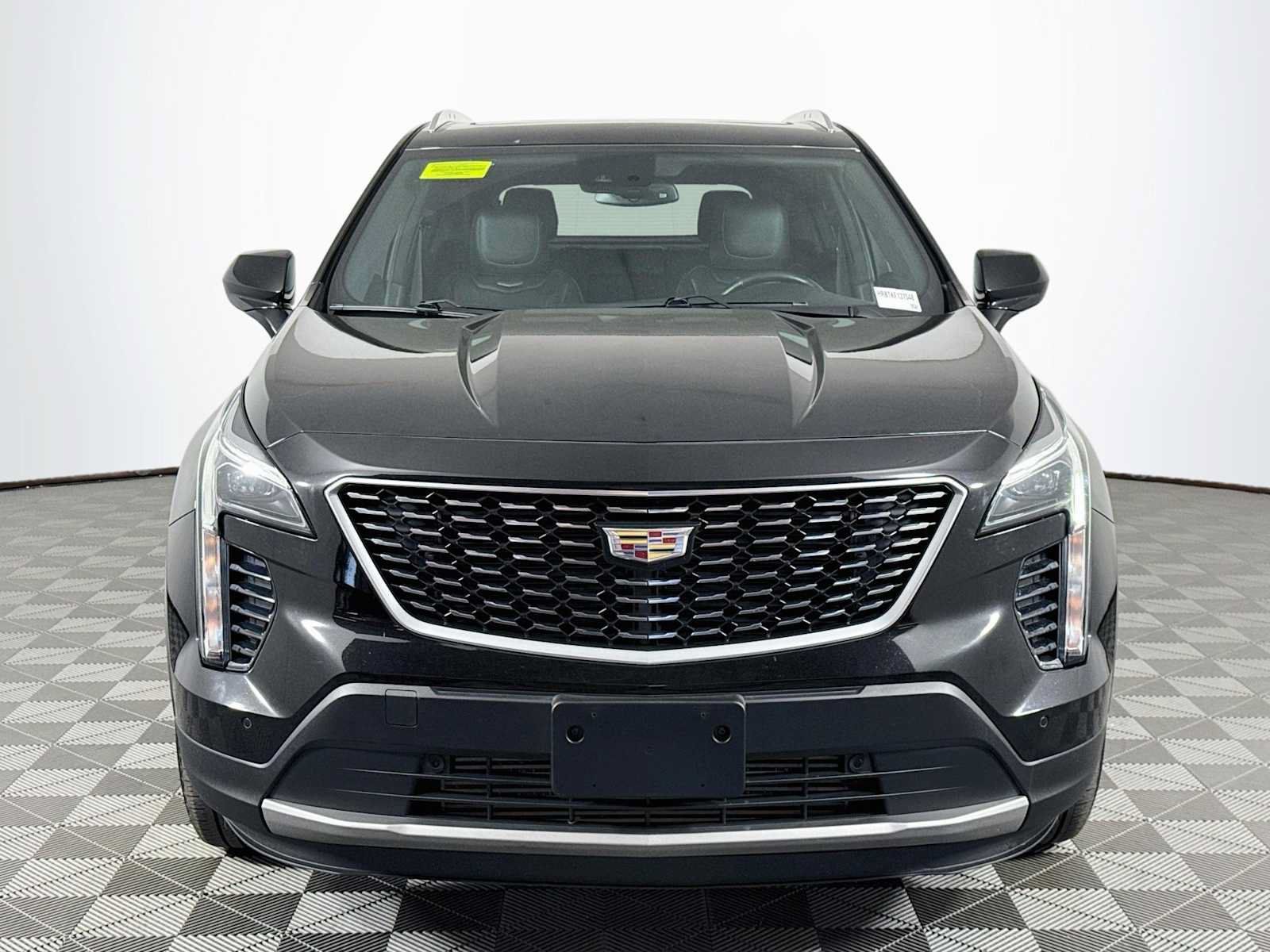 Used 2019 Cadillac XT4 Premium Luxury AWD/4WD image 2